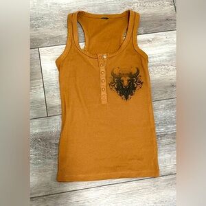 Women’s Taurus bull graphic Henley tank top size xs